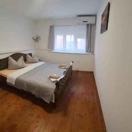 Parapet Apartment *